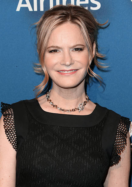 Jennifer Jason Leigh