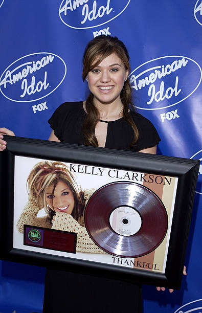 Kelly Clarkson born on April 24