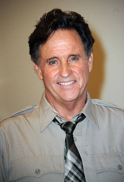 Robert Hays