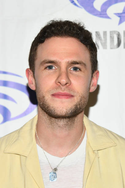 Iain De Caestecker